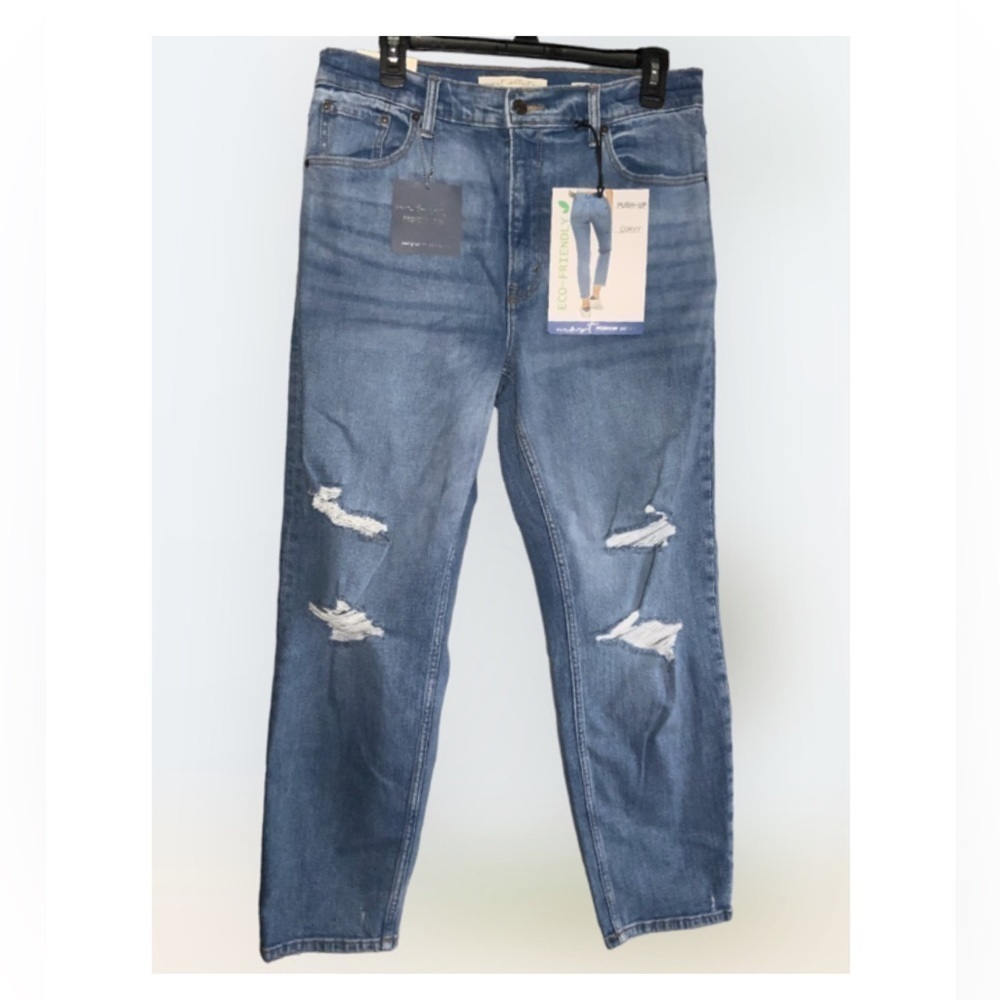 Eco-Friendly High Waist Curvy 90’s Straight Leg Ripped Distressed Jean 13/31 NWT